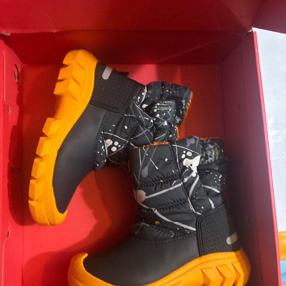 Hunter snow boots
